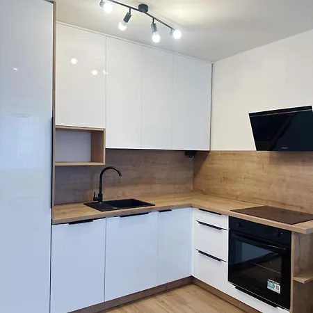 Your 17 With Parking Appartement *