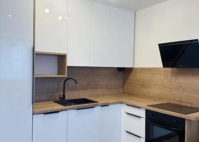 Your 17 With Parking Lägenhet *