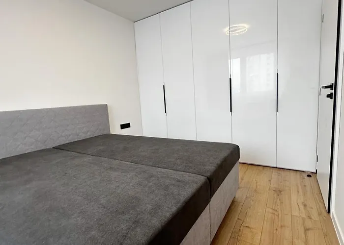 Your 17 With Parking *